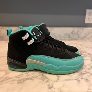 Jordan 12 Retro Hyper Jade size 4.5Y